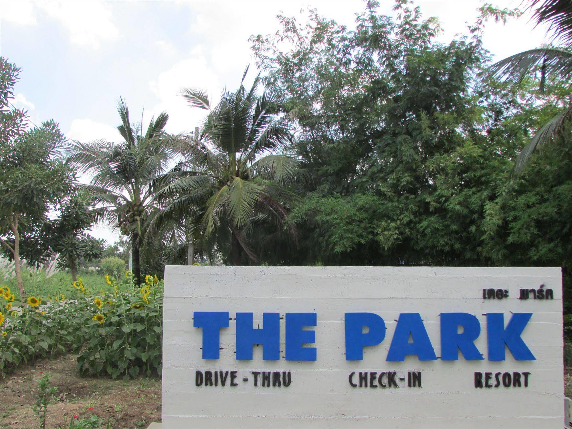 The Park Drive-Thru Check-In Resort Bangkok Exterior photo