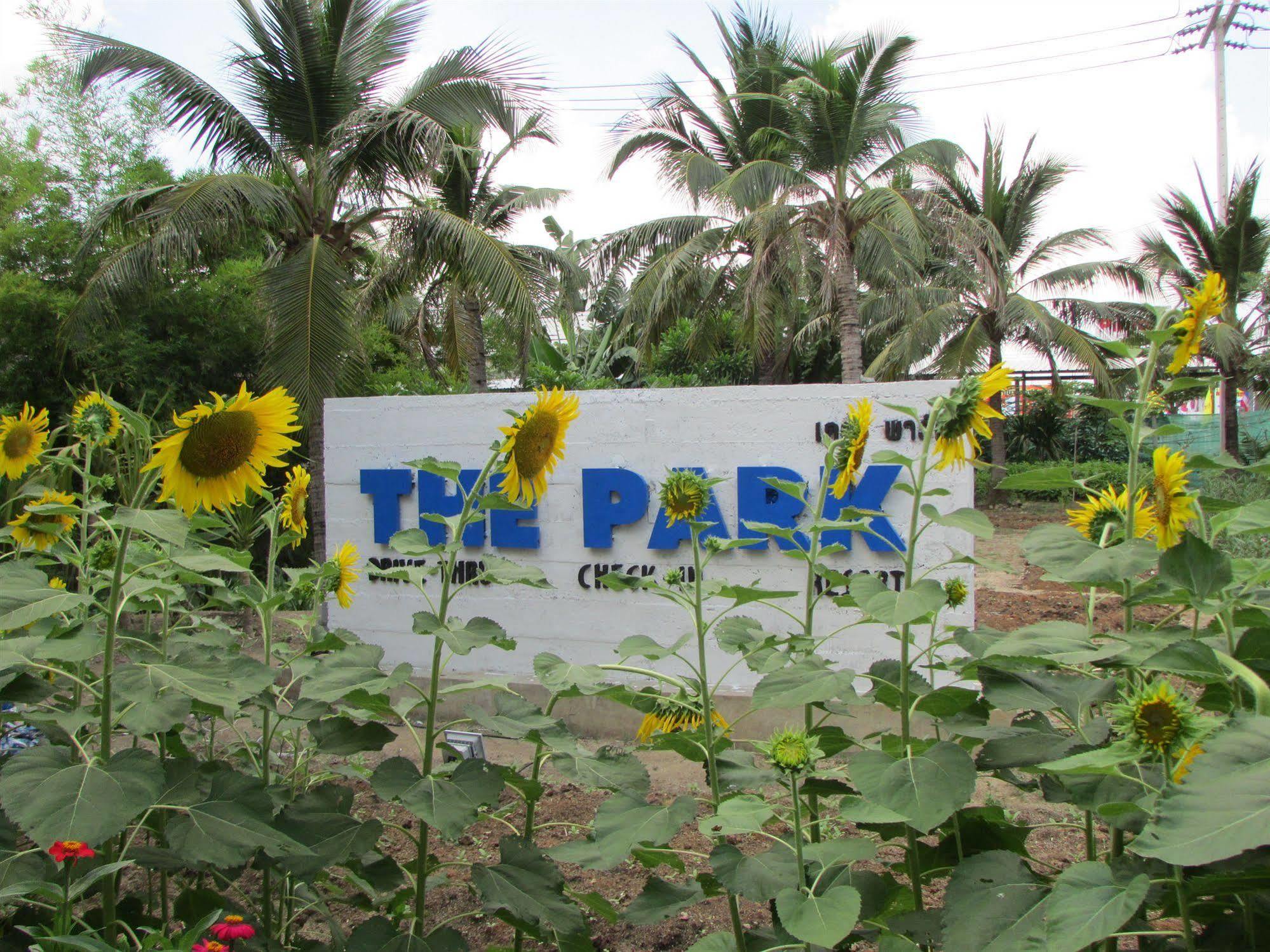 The Park Drive-Thru Check-In Resort Bangkok Exterior photo